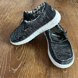 HEY DUDES Wally Toddler Sox Skater black and white, Boys size 9 K9